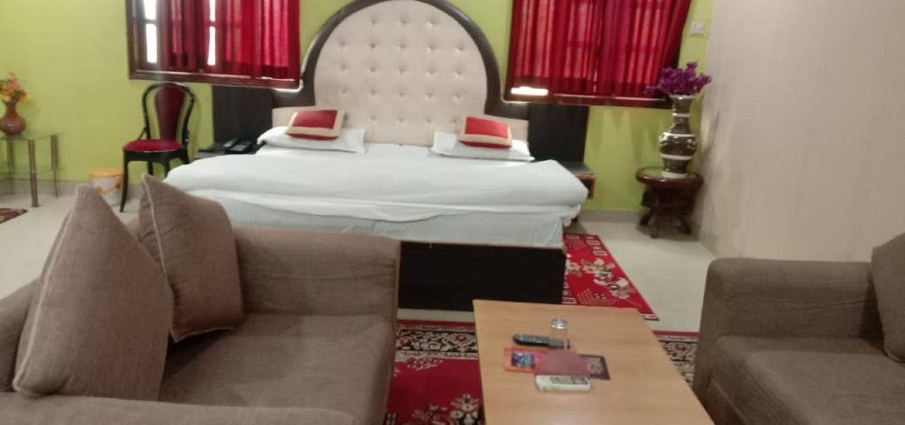 Jaya Palace Hotel By Wb Inn Dhaulpur Luaran gambar
